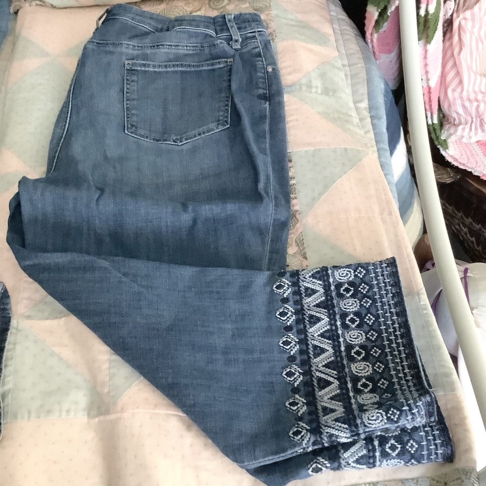 Chico’s crops size 3
